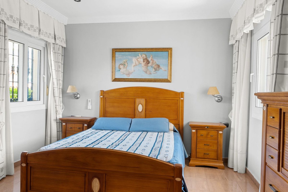 5 Bed Detached Villa in Torrequebrada