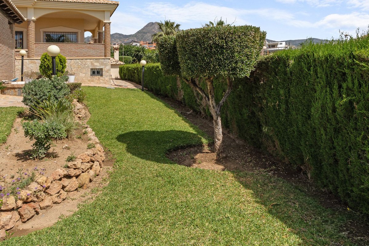 5 Bed Detached Villa in Torrequebrada
