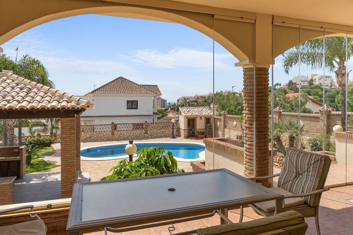 5 Bed Detached Villa in Torrequebrada