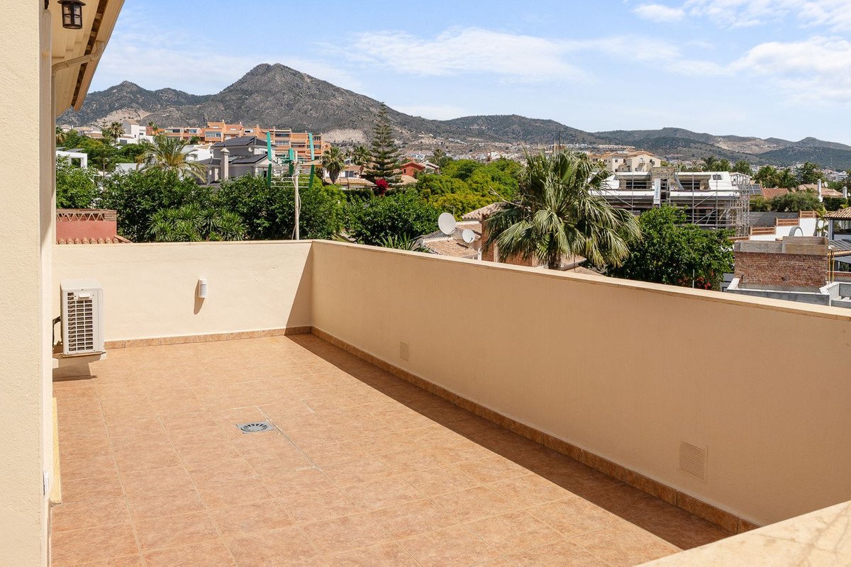 5 Bed Detached Villa in Torrequebrada