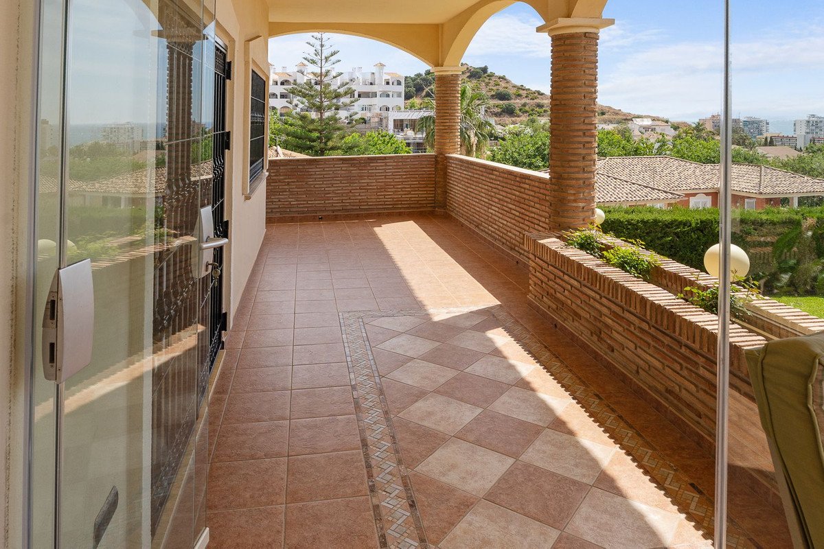 5 Bed Detached Villa in Torrequebrada