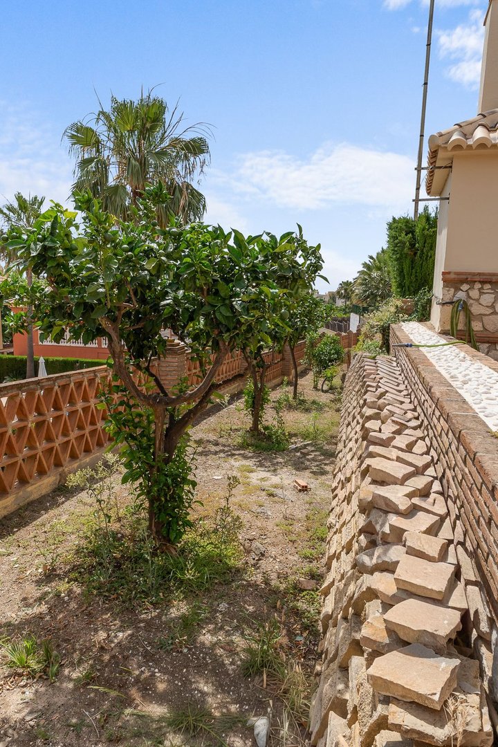 5 Bed Detached Villa in Torrequebrada