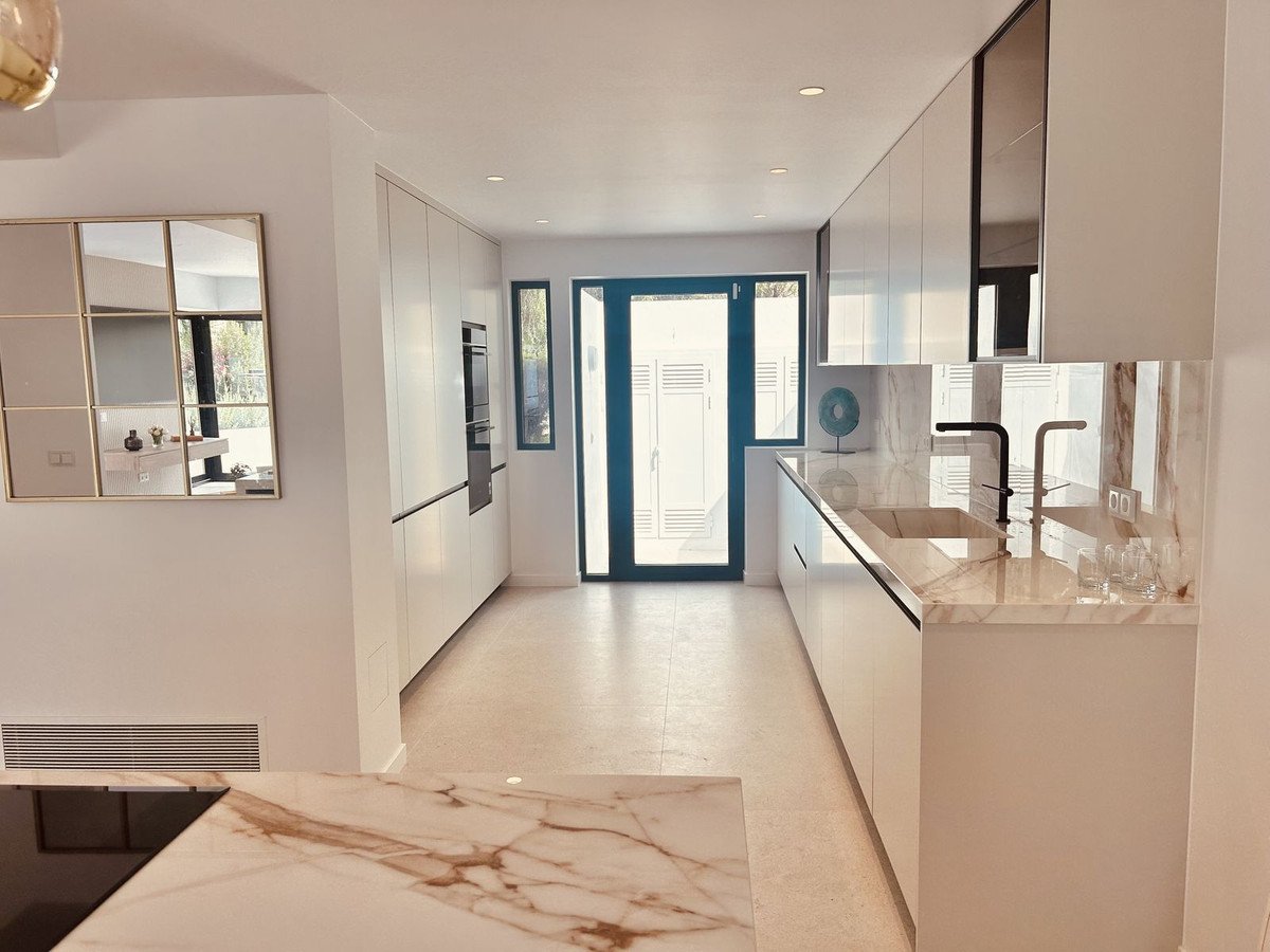 4 Bed Townhouse in The Golden Mile