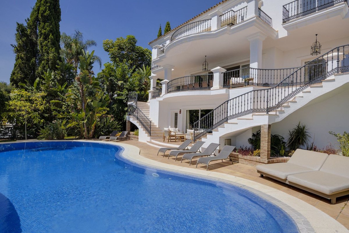 8 Bed Detached Villa in Benahavís