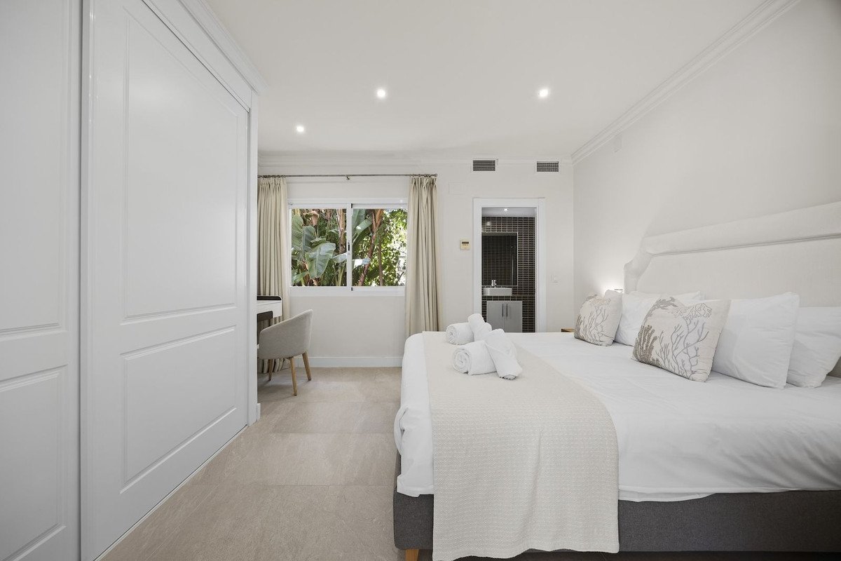 8 Bed Detached Villa in Benahavís