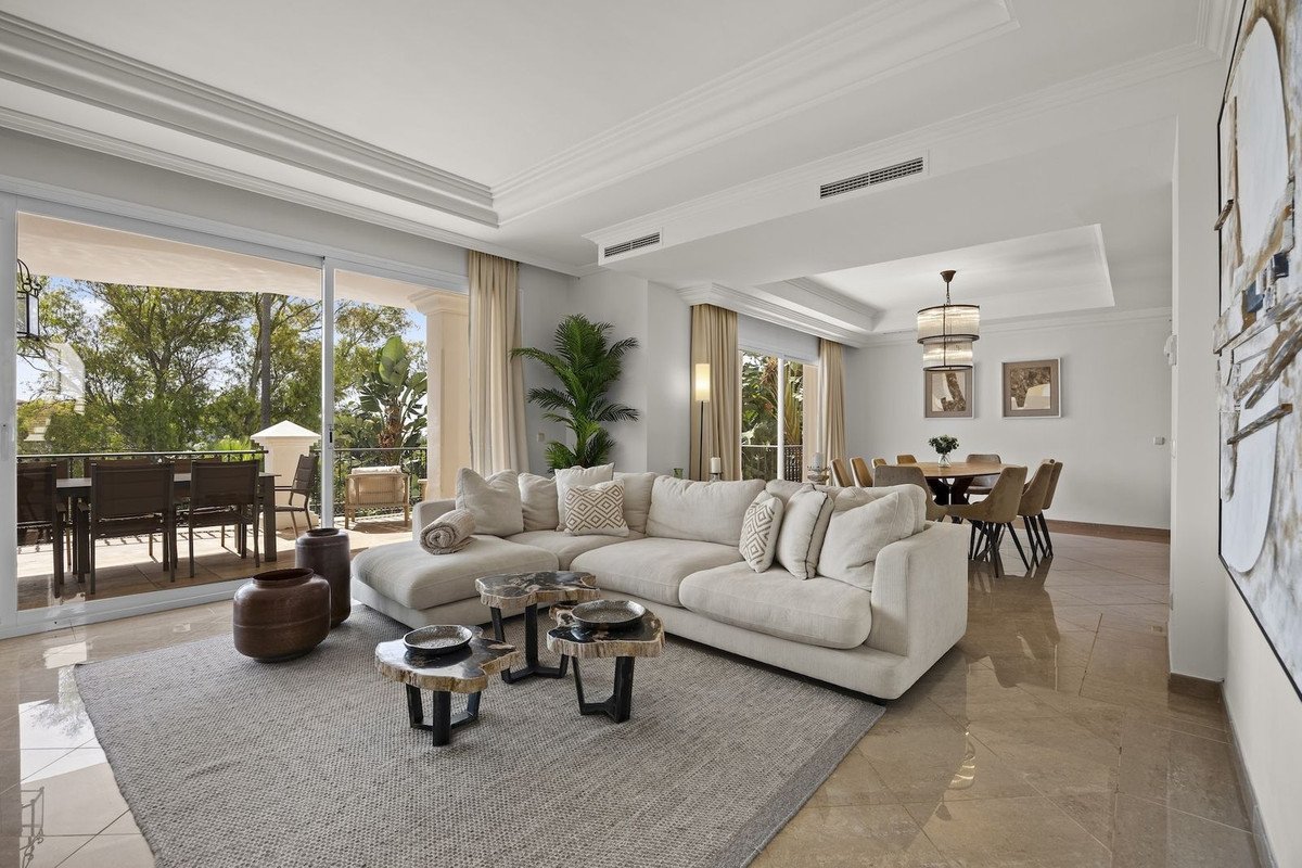 8 Bed Detached Villa in Benahavís