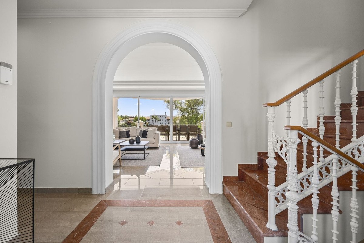 8 Bed Detached Villa in Benahavís