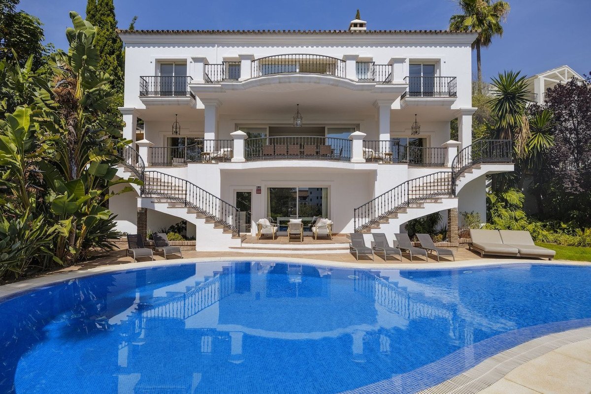 8 Bed Detached Villa in Benahavís