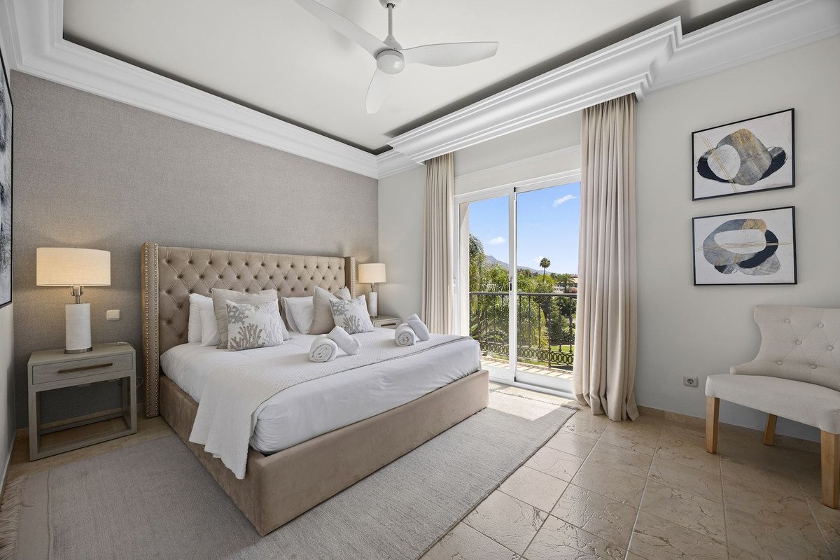 8 Bed Detached Villa in Benahavís