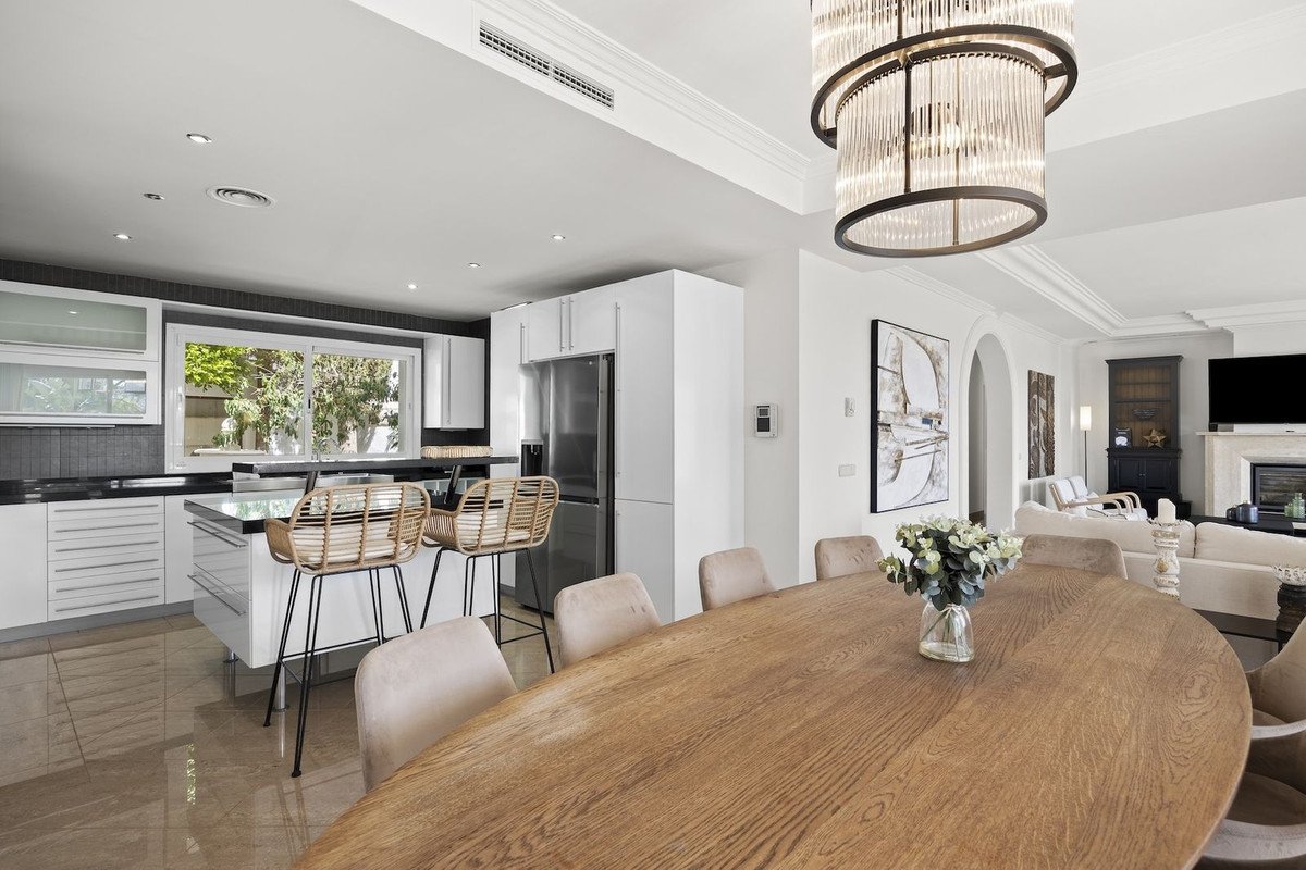 8 Bed Detached Villa in Benahavís