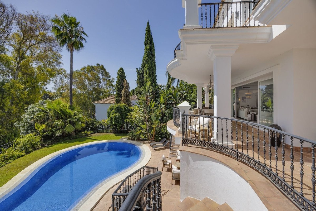 8 Bed Detached Villa in Benahavís
