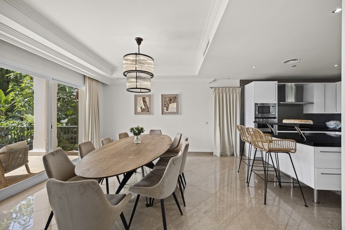 8 Bed Detached Villa in Benahavís