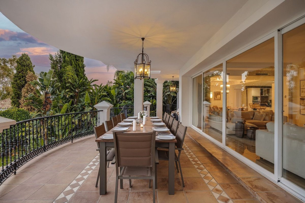 8 Bed Detached Villa in Benahavís