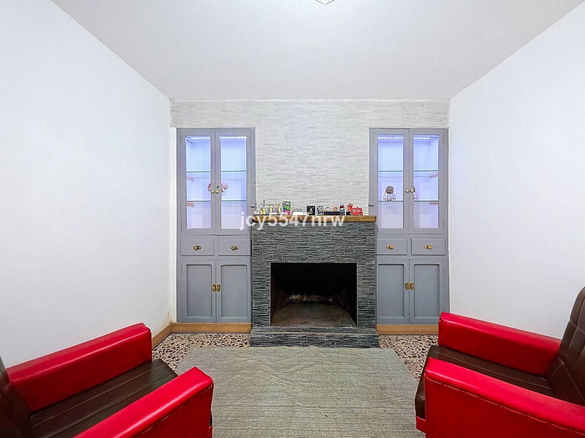 3 Bed City Palace in Pinoso