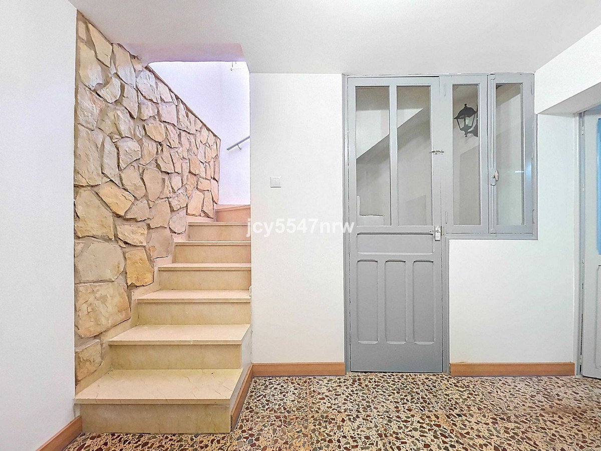 3 Bed City Palace in Pinoso