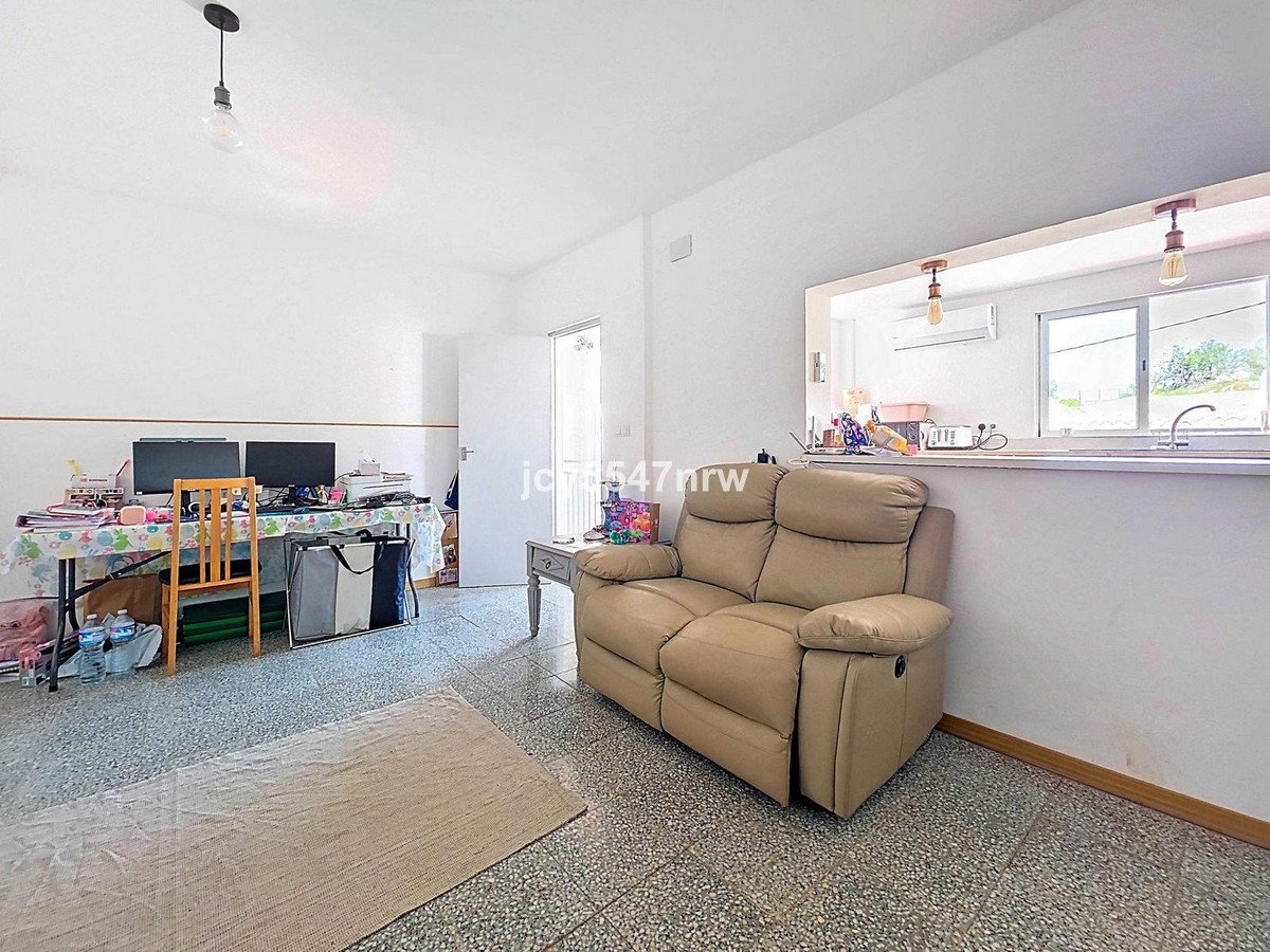 3 Bed City Palace in Pinoso