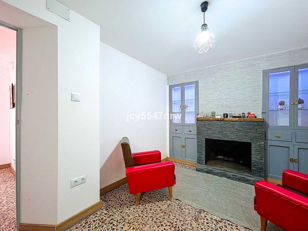 3 Bed City Palace in Pinoso