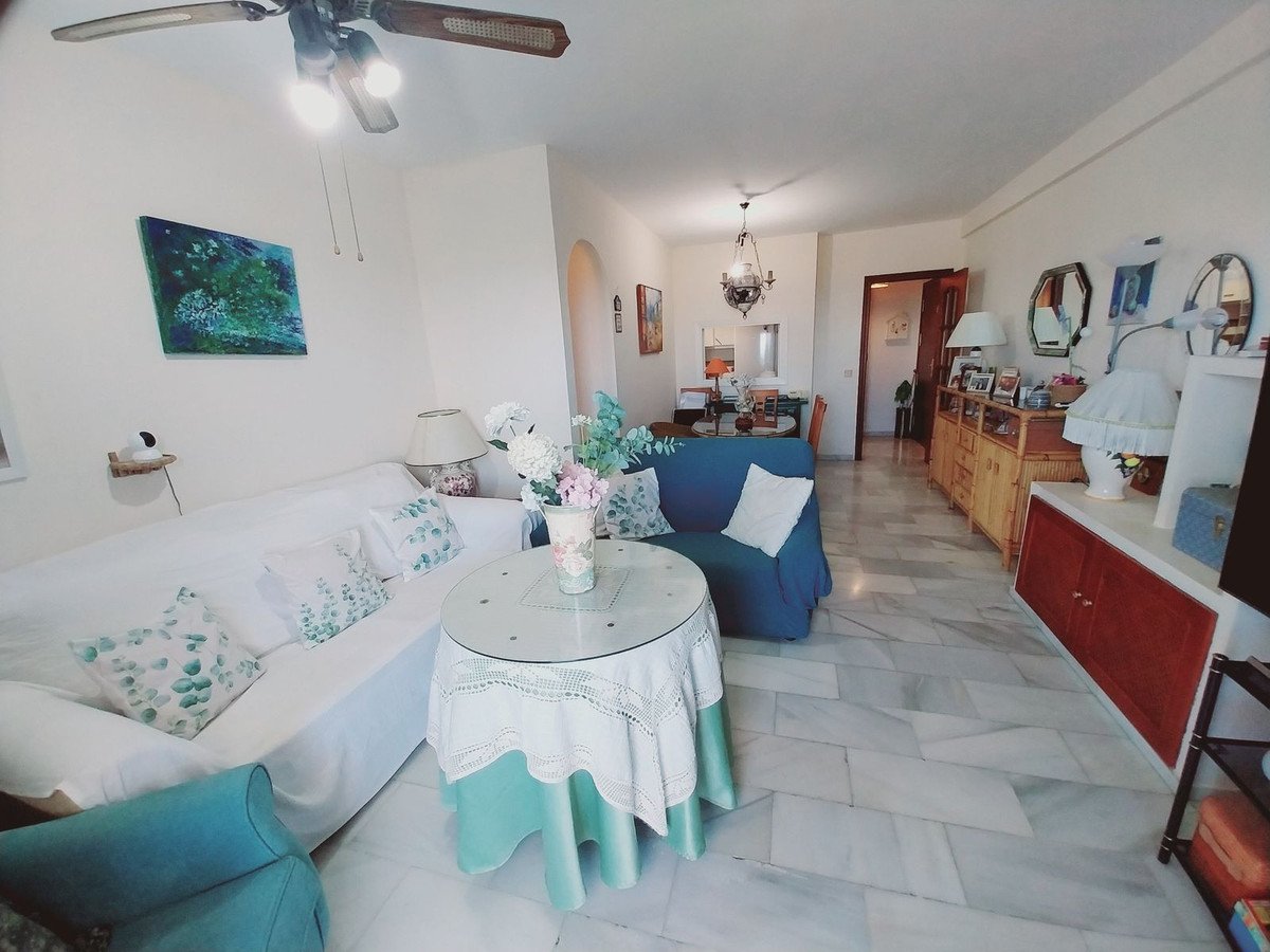 2 Bed Top Floor Apartment in Calahonda