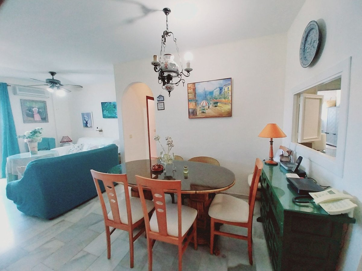 2 Bed Top Floor Apartment in Calahonda