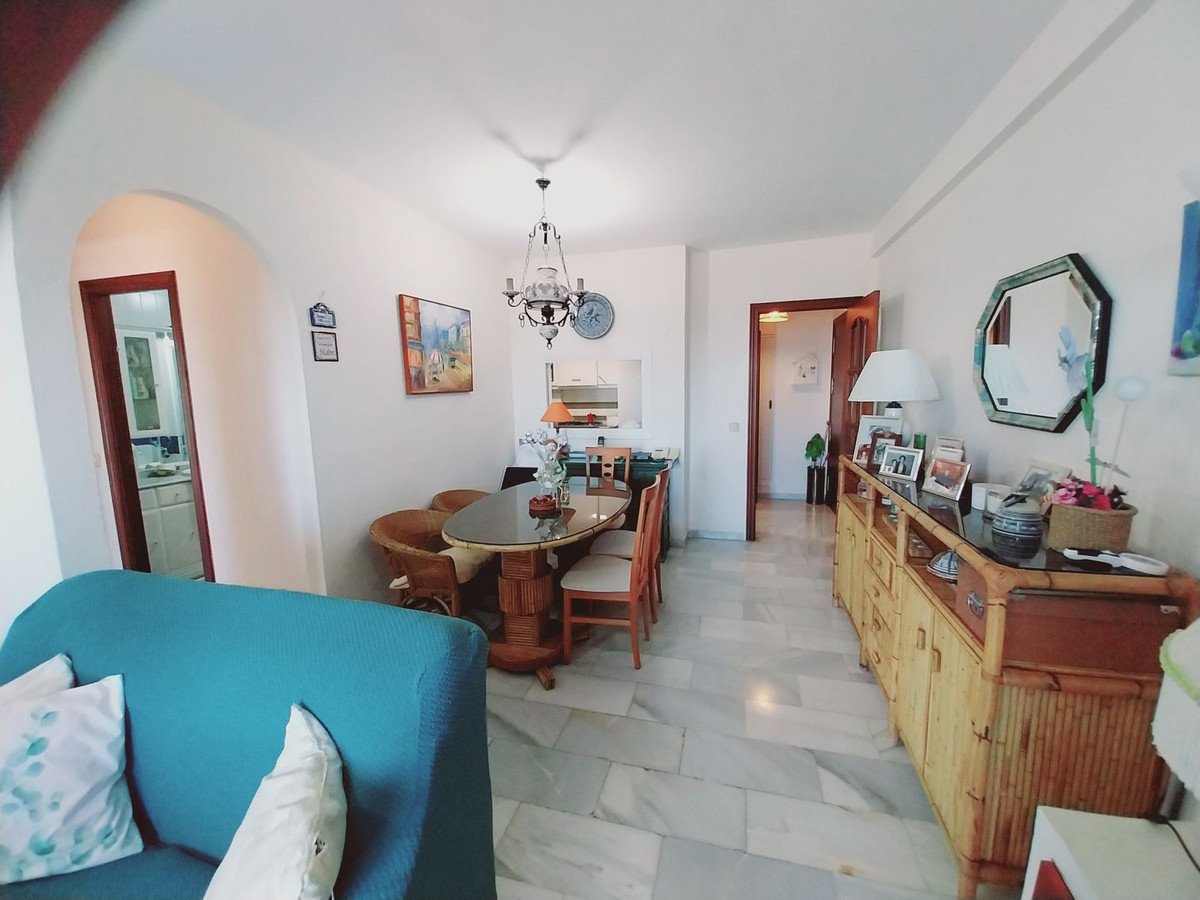 2 Bed Top Floor Apartment in Calahonda