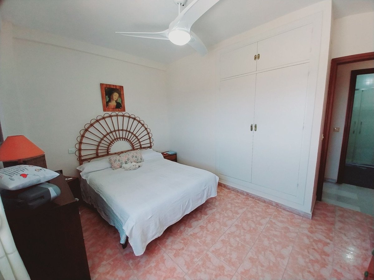 2 Bed Top Floor Apartment in Calahonda