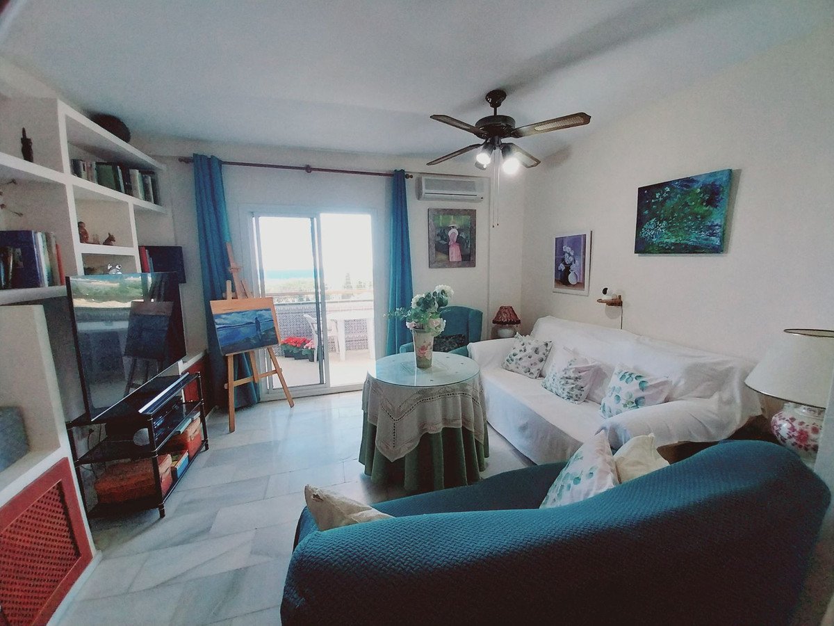 2 Bed Top Floor Apartment in Calahonda