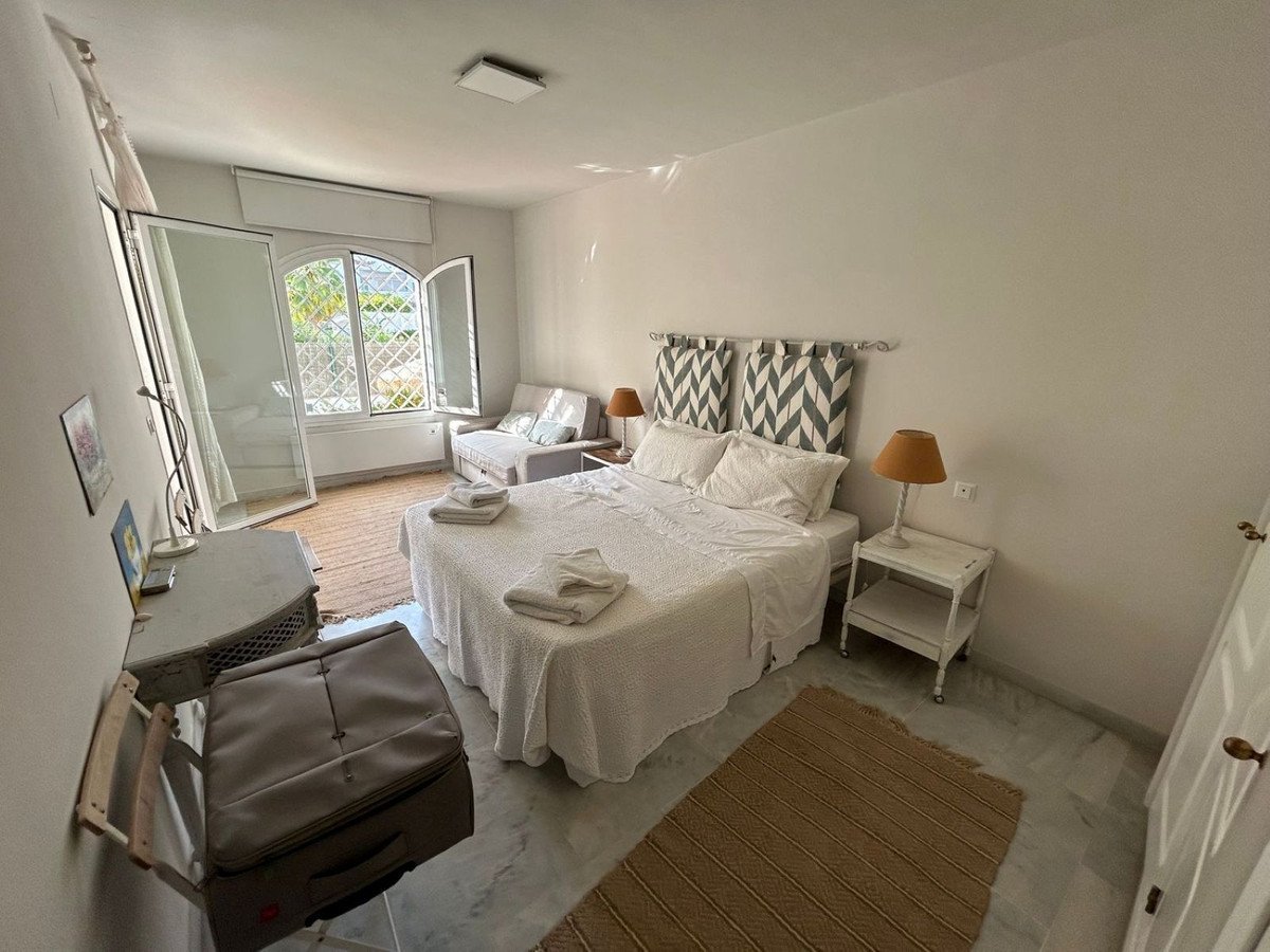 3 Bed Middle Floor Apartment in Marbella