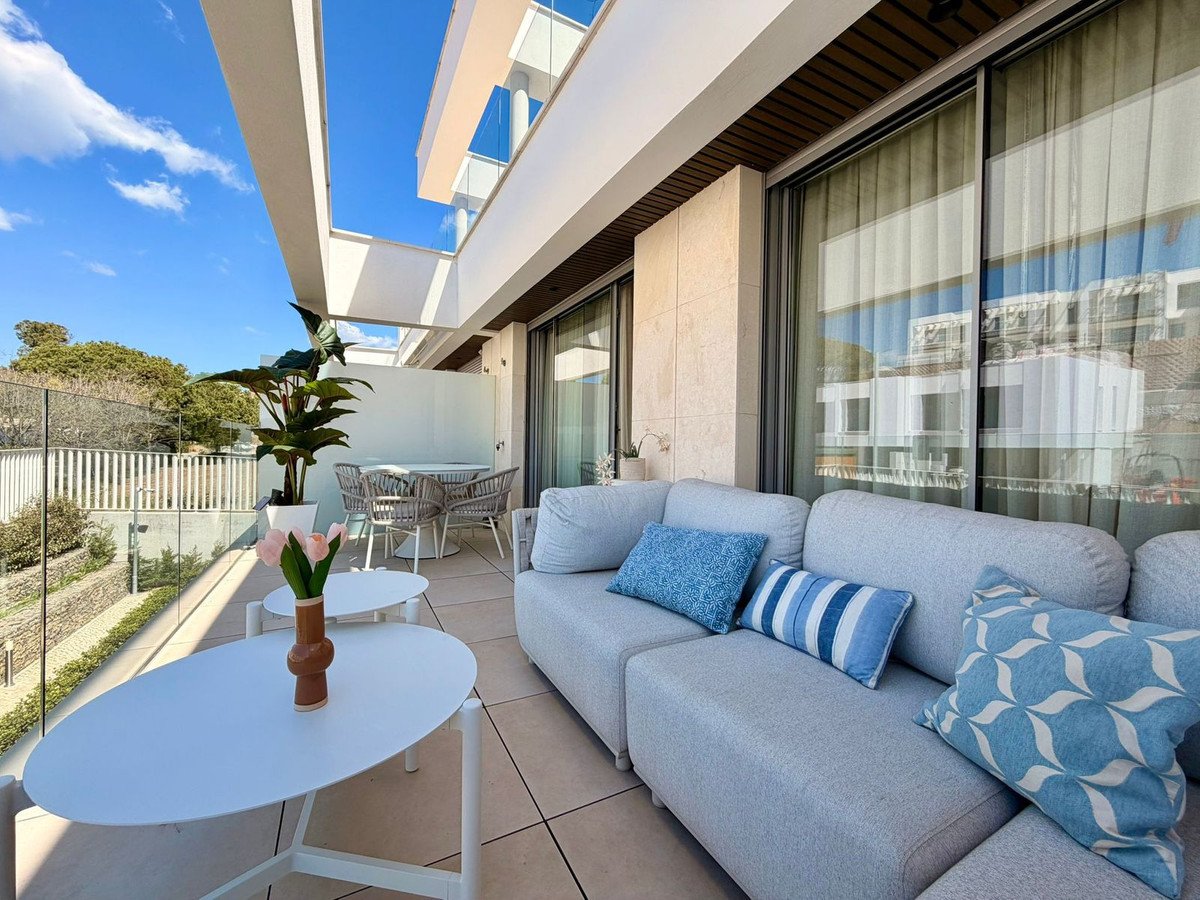 2 Bed Middle Floor Apartment in Elviria