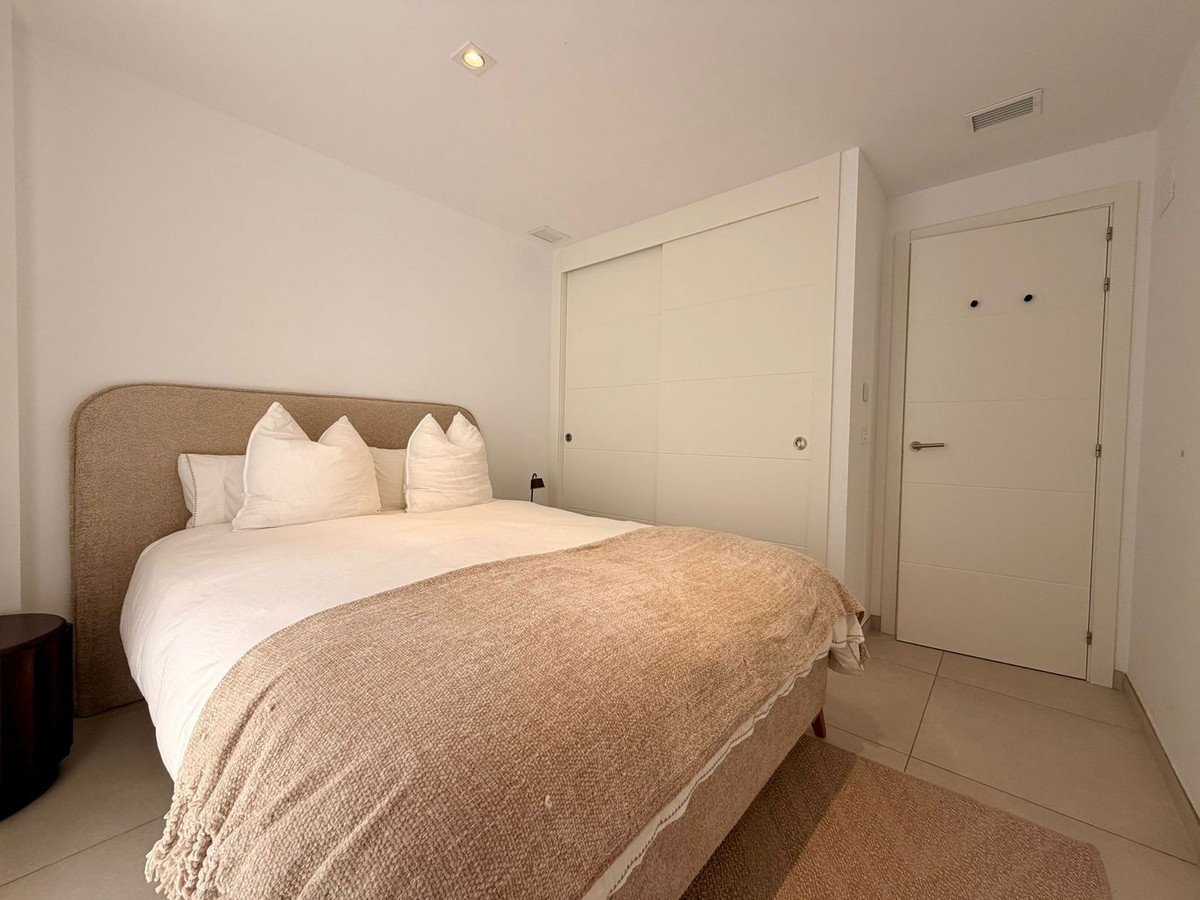 2 Bed Middle Floor Apartment in Elviria