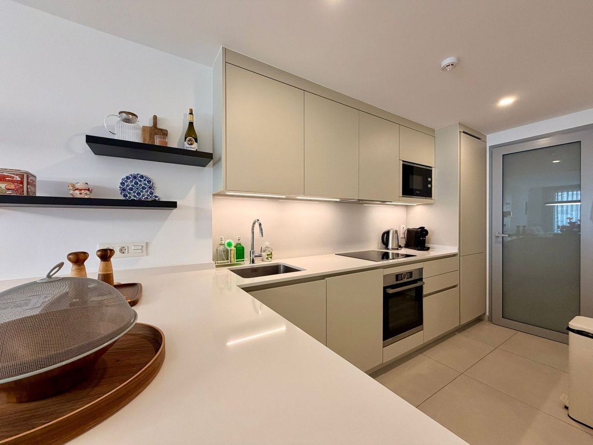 2 Bed Middle Floor Apartment in Elviria