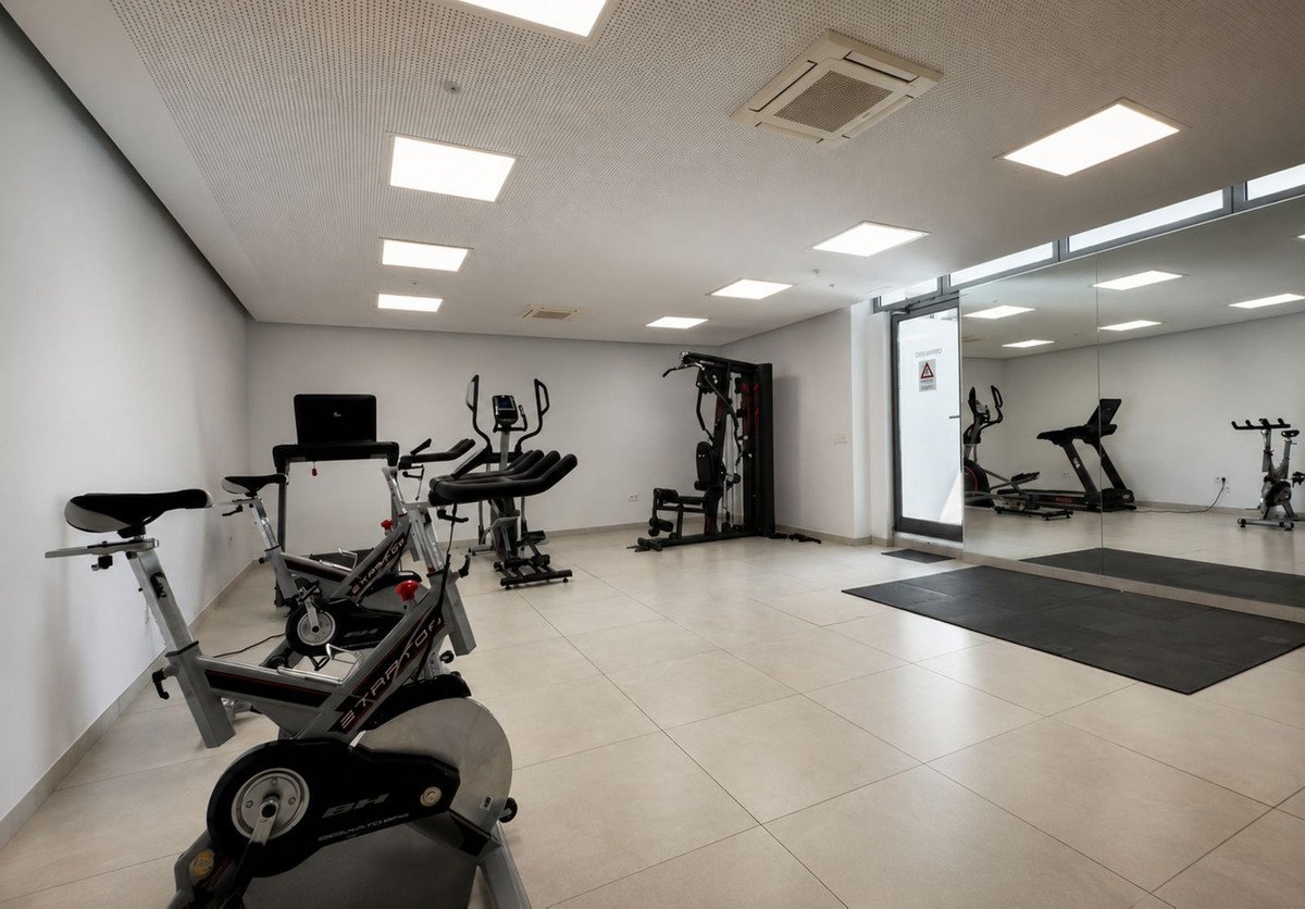 2 Bed Middle Floor Apartment in Elviria