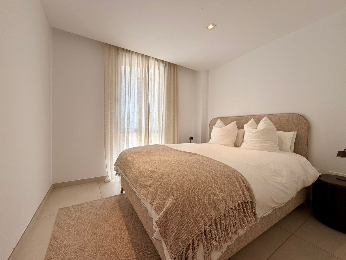 2 Bed Middle Floor Apartment in Elviria