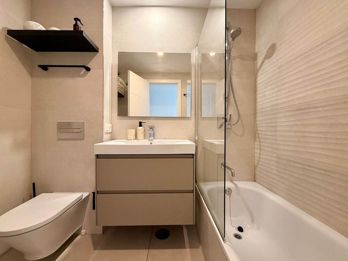 2 Bed Middle Floor Apartment in Elviria