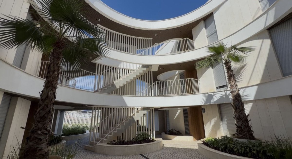 2 Bed Middle Floor Apartment in Elviria