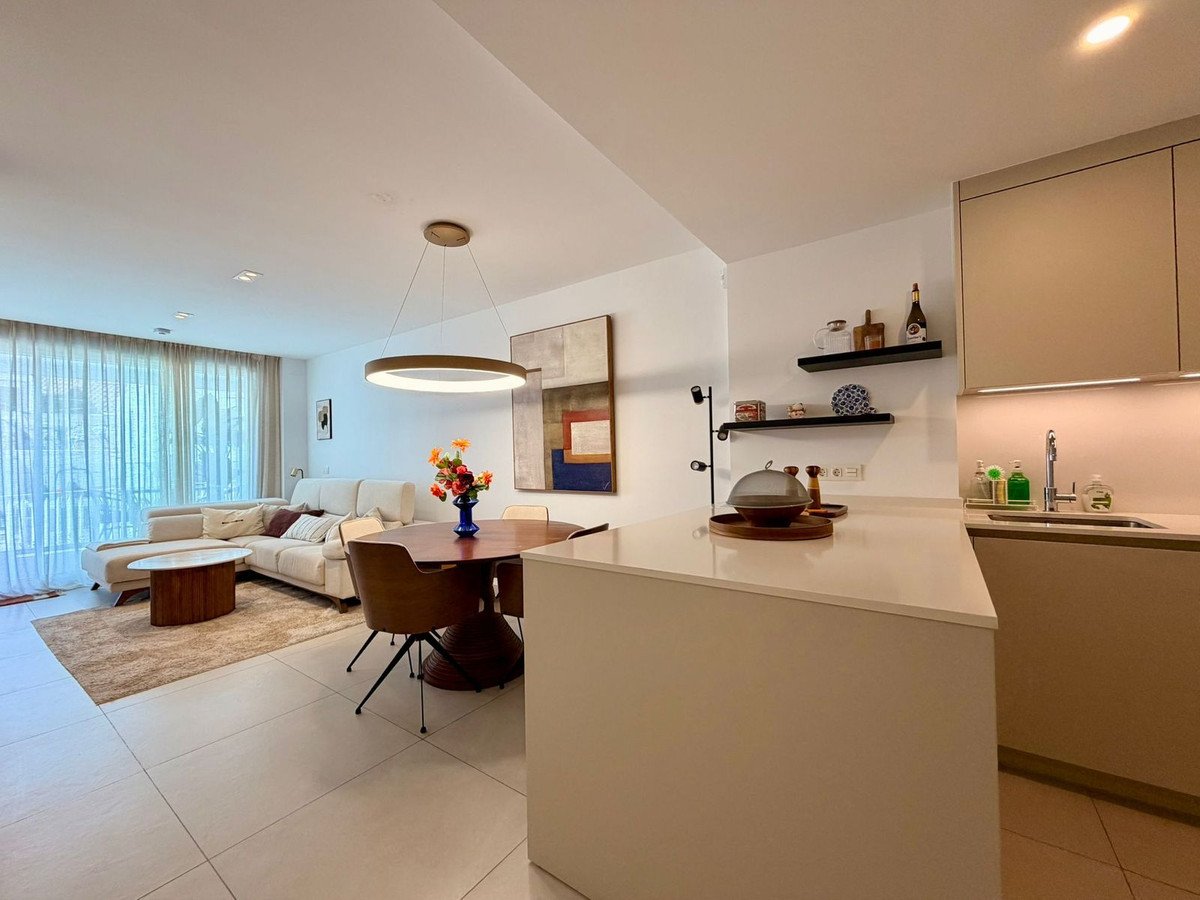 2 Bed Middle Floor Apartment in Elviria