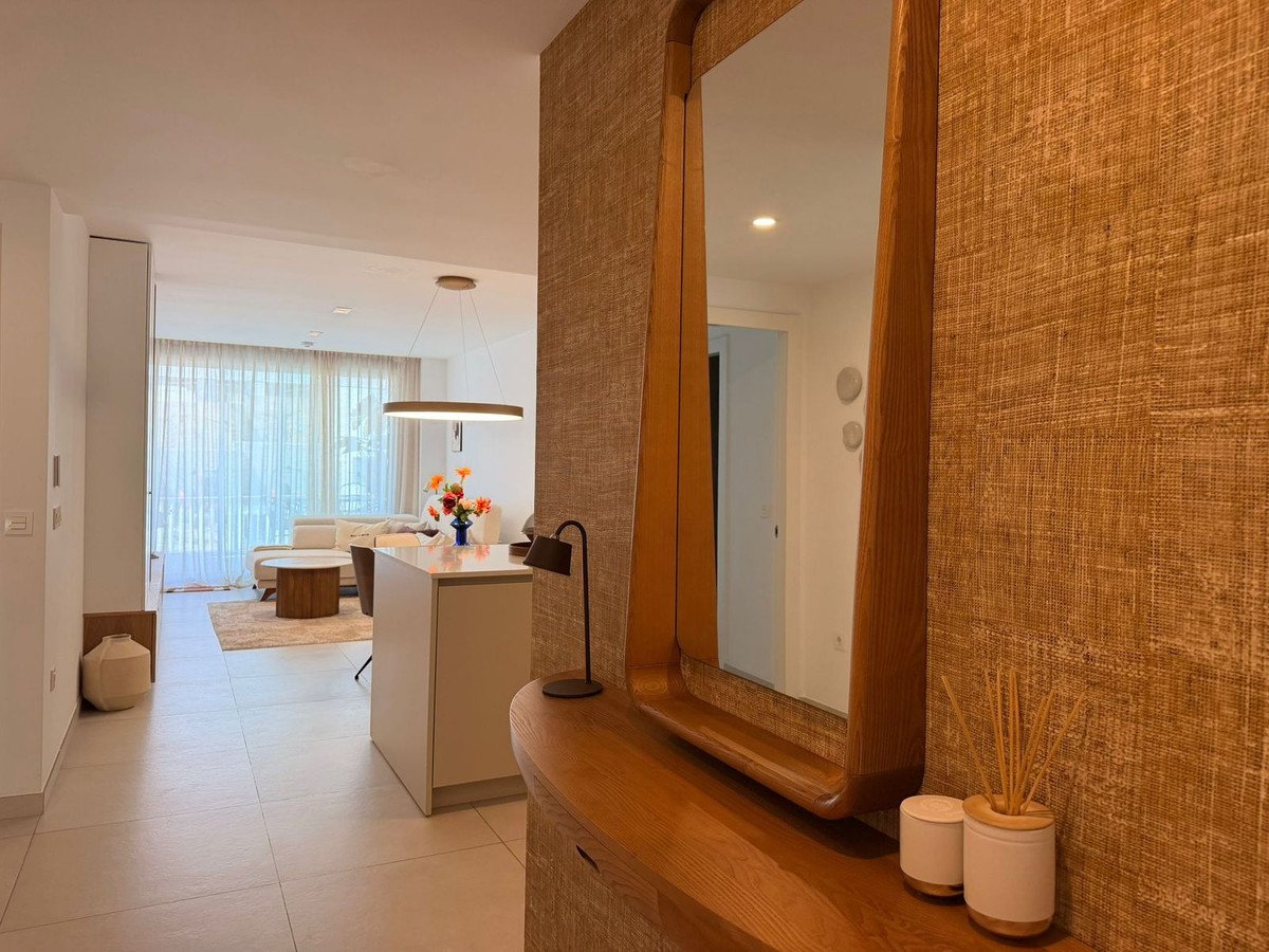 2 Bed Middle Floor Apartment in Elviria