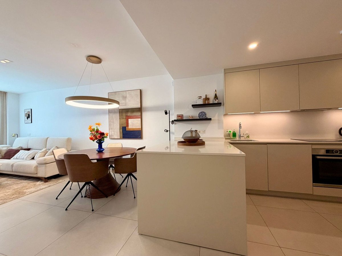 2 Bed Middle Floor Apartment in Elviria