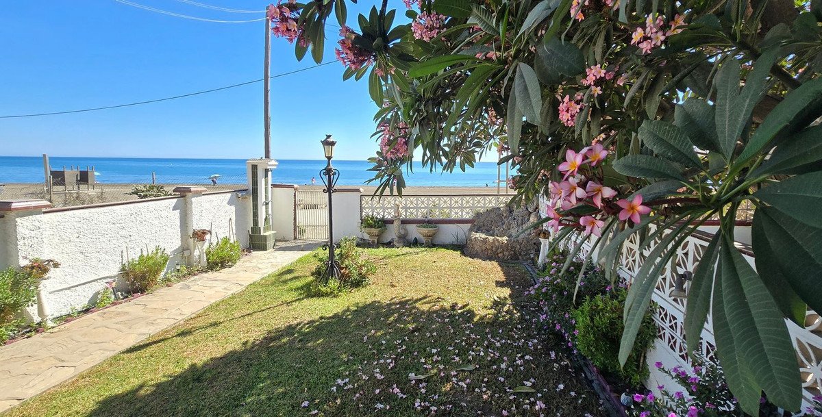 4 Bed Semi-Detached House in Torre de Benagalbón