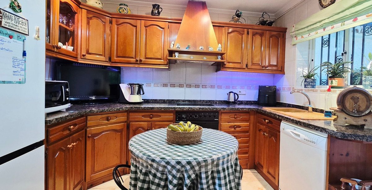 4 Bed Semi-Detached House in Torre de Benagalbón