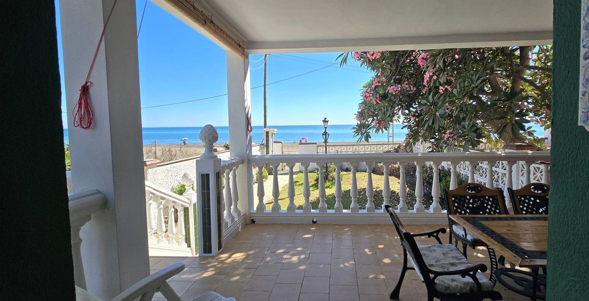 4 Bed Semi-Detached House in Torre de Benagalbón