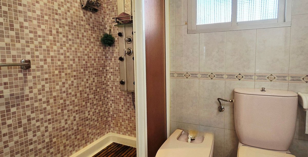 4 Bed Semi-Detached House in Torre de Benagalbón