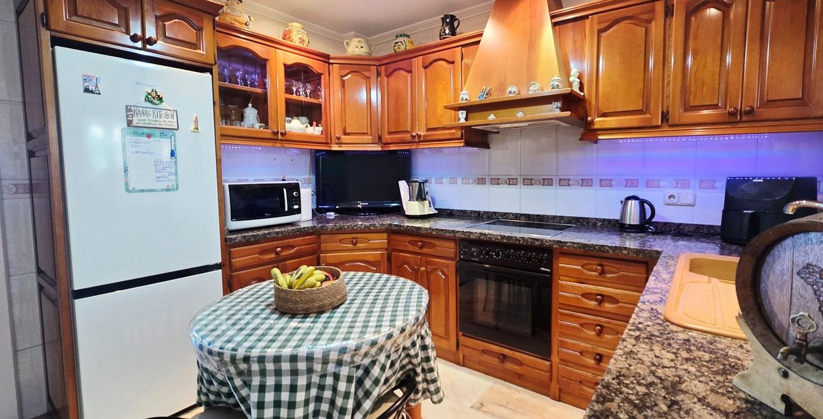 4 Bed Semi-Detached House in Torre de Benagalbón