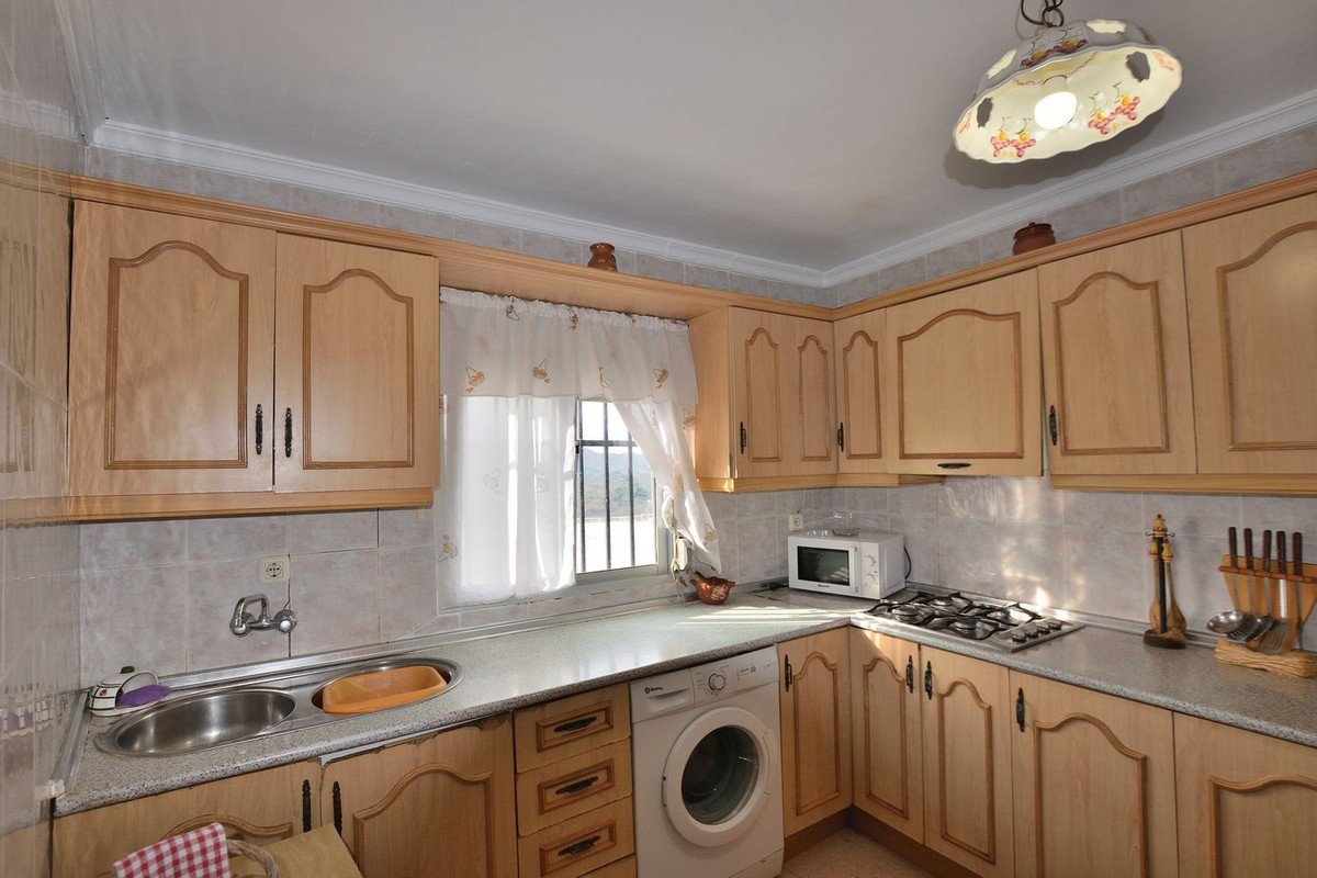 3 Bed Townhouse in Olvera