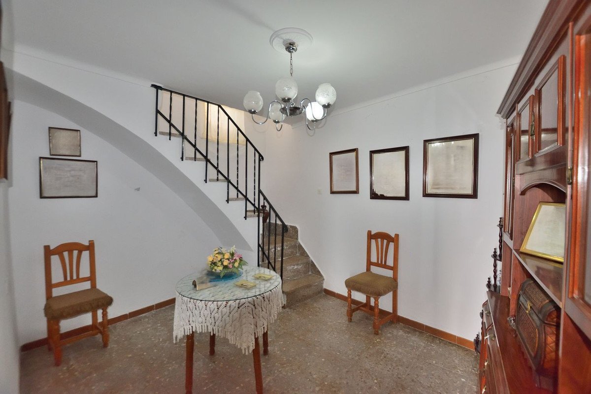 3 Bed Townhouse in Olvera