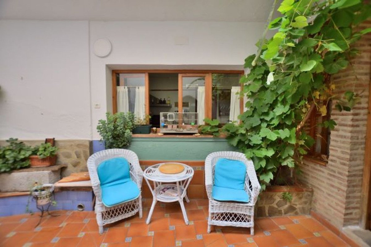 5 Bed Townhouse in Benaoján