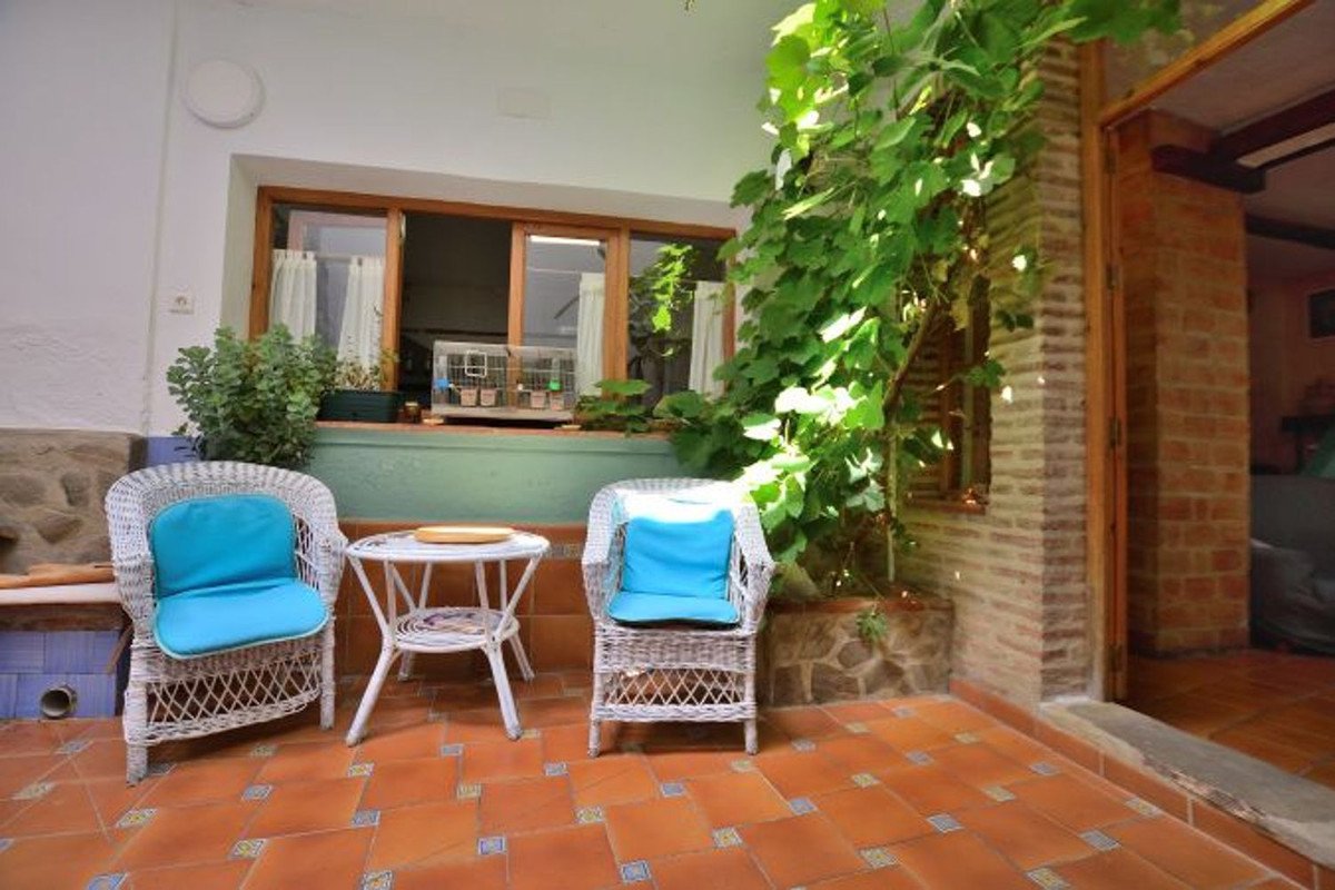 5 Bed Townhouse in Benaoján