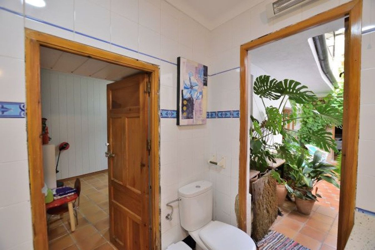 5 Bed Townhouse in Benaoján