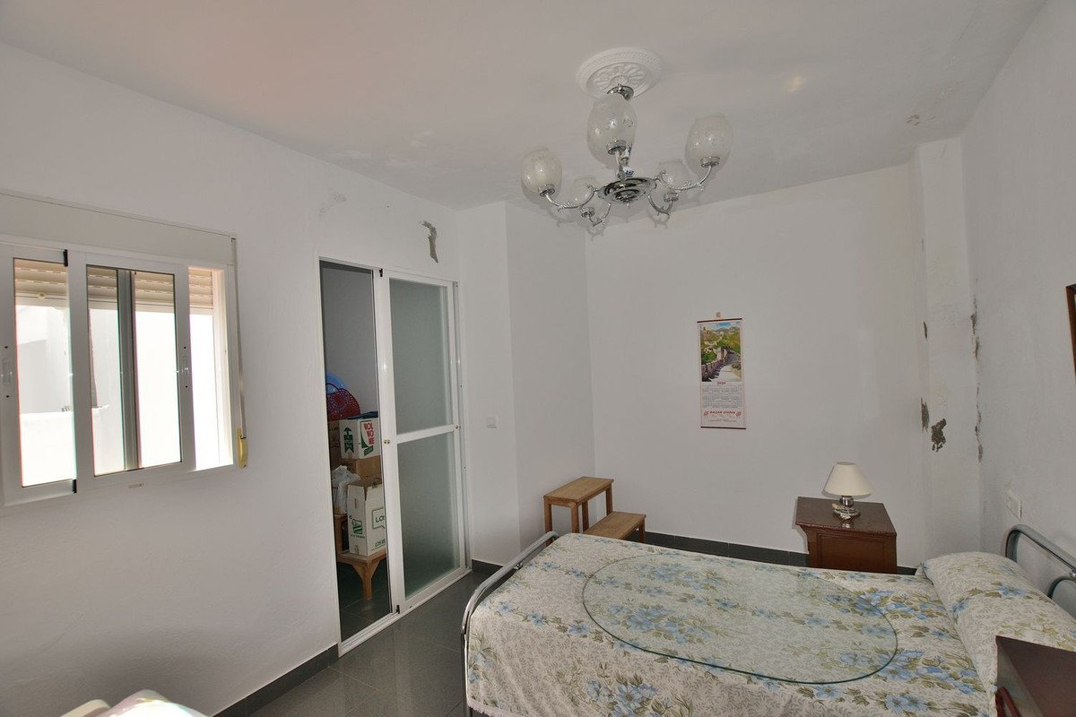 5 Bed Townhouse in Olvera