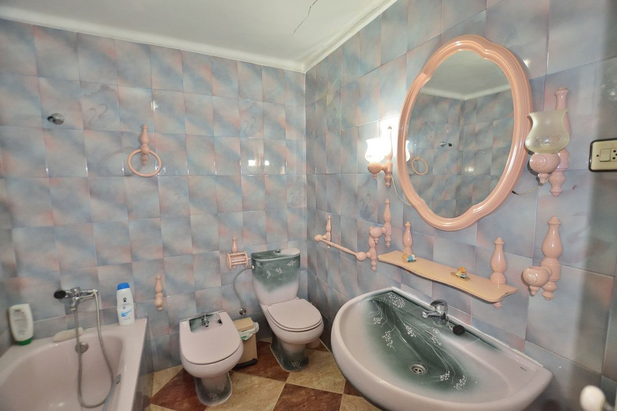 4 Bed Townhouse in El Gastor