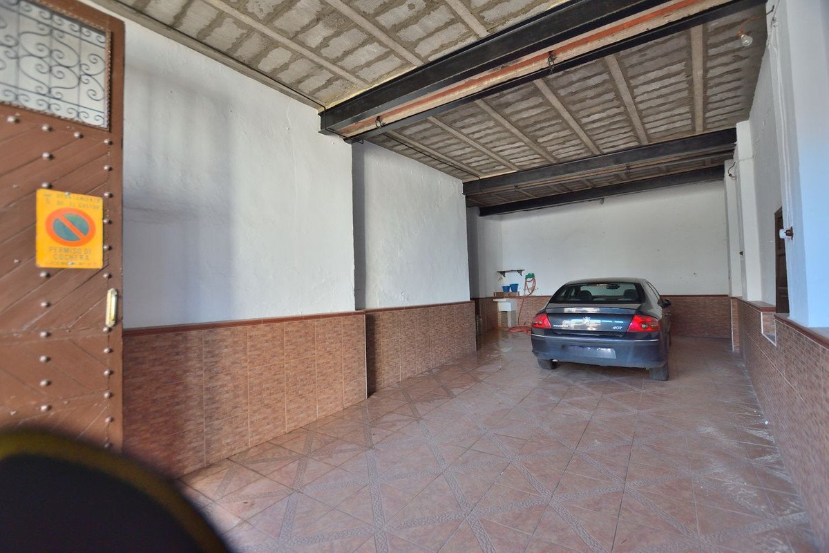 4 Bed Townhouse in El Gastor